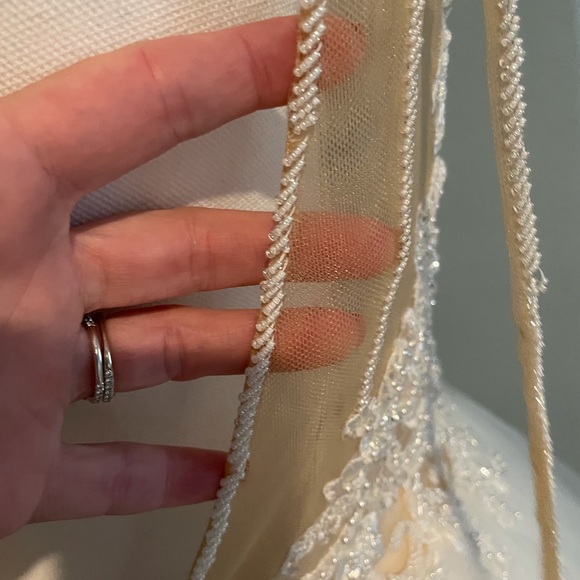 Stunning wedding gown! New with tags! - Picture 9 of 16